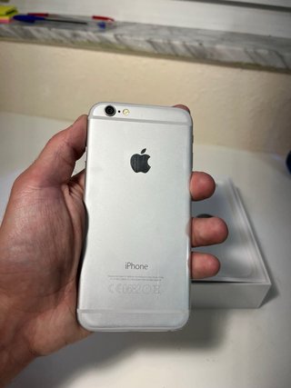 iPhone 6 plateado con caja original – Para reparar