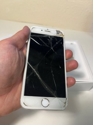 iPhone 6 plateado con caja original – Para reparar