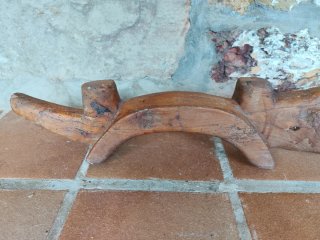 Yugo de madera antiguo