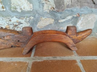 Yugo de madera antiguo
