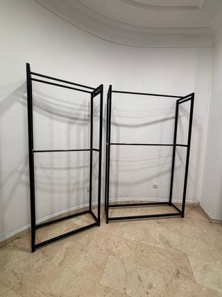 Conjunto 2 Percheros Metálicos Negros