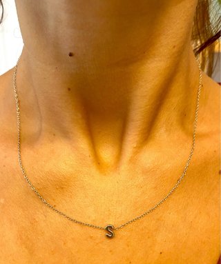 Collar con Letra S de Plata