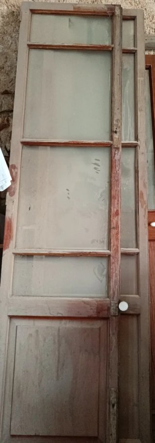 Diferents Puertas, madera noble. Alguns antiguas