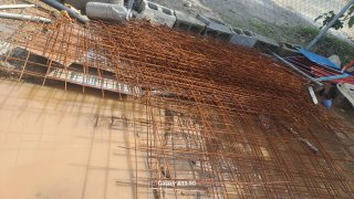 Malla de hierro oxidada para construcción