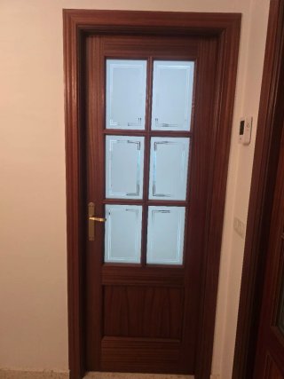 Puerta de madera con cristal 72.5 de ancho