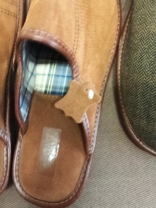 Zapatillas de casa marrones y verdes