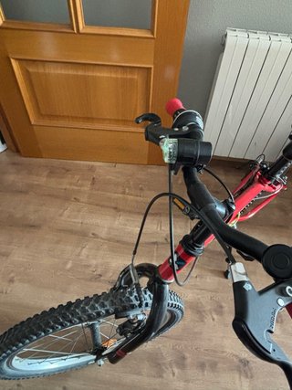 Bicicleta Infantil BTWIN 20" Roja