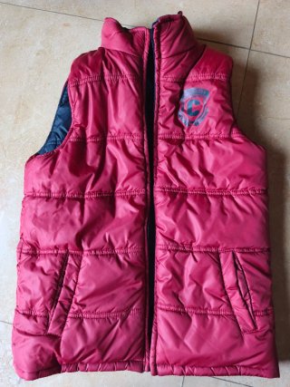 Chaleco acolchado reversible de la marca 3 POMMES