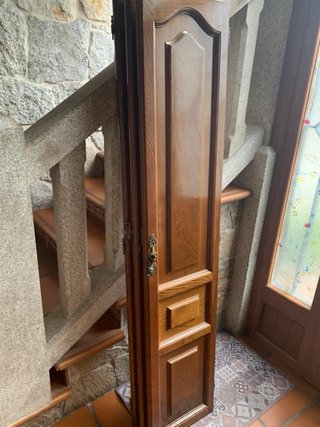 Armario de Madera de Castaño con mesillas y comoda
