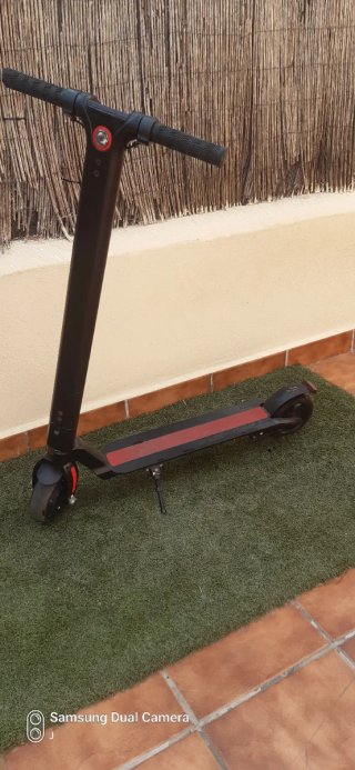 Patinete Eléctrico con Cargador