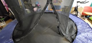Cama elástica con red de seguridad