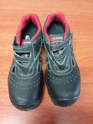 Zapatos de seguridad Cofra negros y rojos
