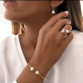 Conjunto pulsera ,pendientes y anillo