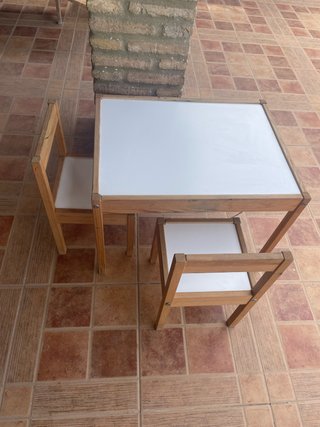 Mesa Infantil con Sillas