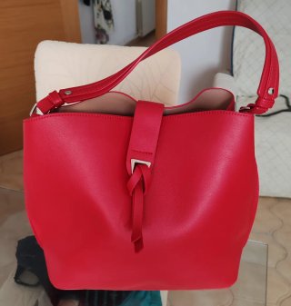 Bolso de Hombro Rojo
