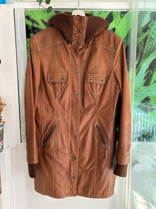 Chaqueta de cuero marrón