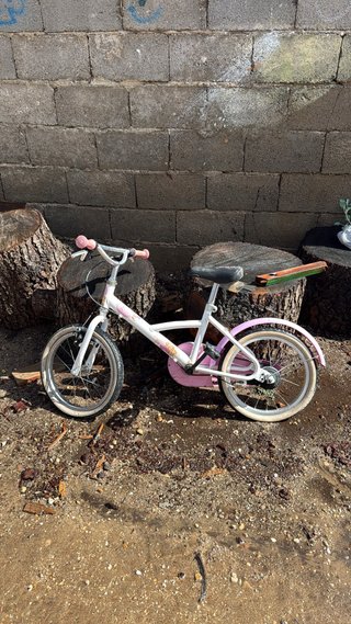 Bicicleta btwin decathlon niña rosa y blanca