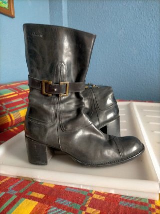 Botines Negros de Caña Alta
