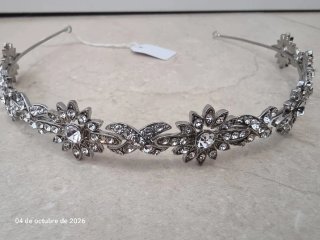 Tiara de Novia Plateada con Pedrería