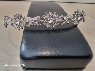 Tiara de Novia Plateada con Pedrería