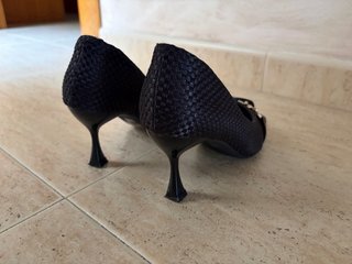 Zapatos de tacón negros con hebilla