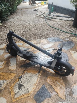 Xiaomi Mi Electric Scooter M365
