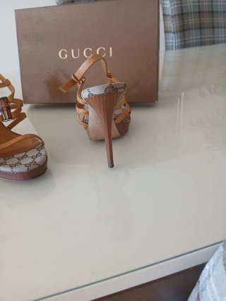 Sandalias Gucci Tacon Alto Carey