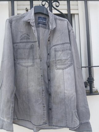 Tres camisas varias marcas y tallas