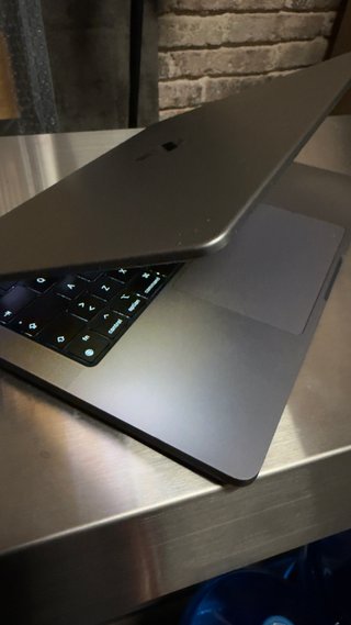 MacBook Pro 14 2023 M3 512GB 16gb RAM