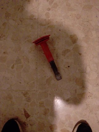 Cincel con protector de goma