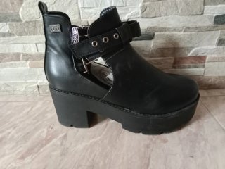 Botines con hebillas N 39