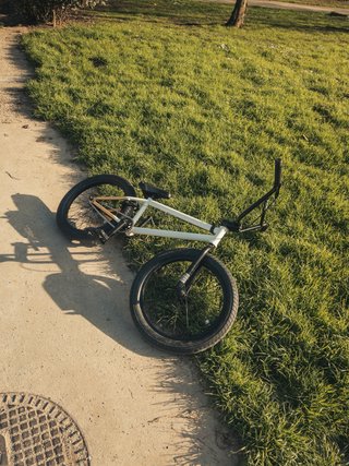 Bicicleta BMX blanca
