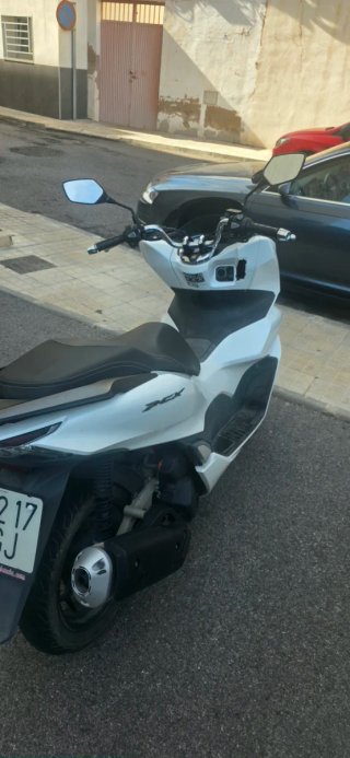 Honda PCX Blanca