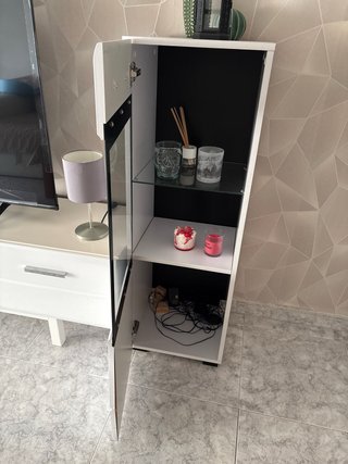 Mueble de comedor blanco