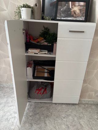 Mueble de comedor blanco