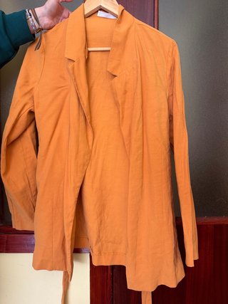Chaqueta naranja entretiempo