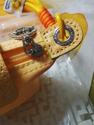 Monedero Longchamp Amarillo