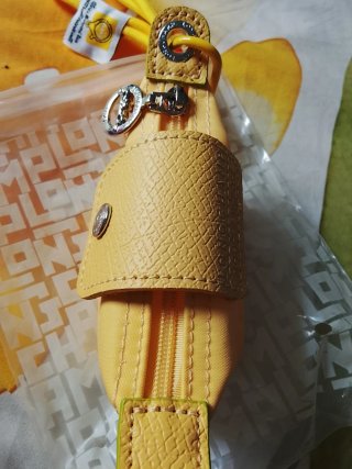 Monedero Longchamp Amarillo