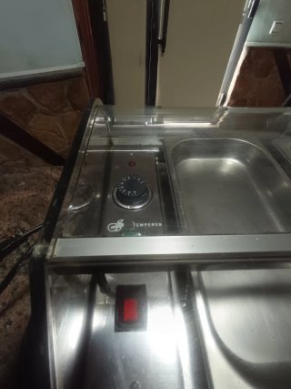 Vitrina para Tapas Calientes con Bandejas