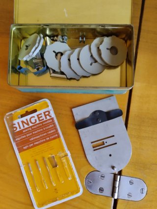 Máquina Coser Singer 801Z con repuestos originales