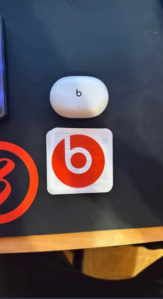Beats Studio Buds Blancos