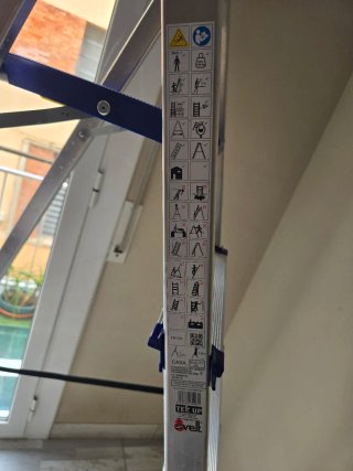 Escalera de Aluminio de 6 Peldaños