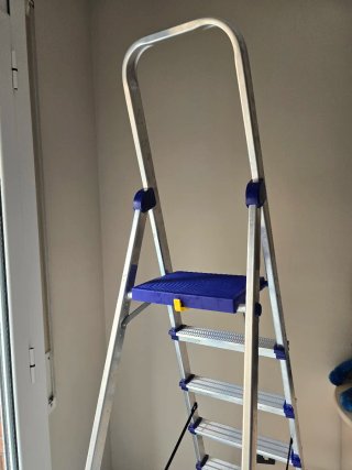 Escalera de Aluminio de 6 Peldaños