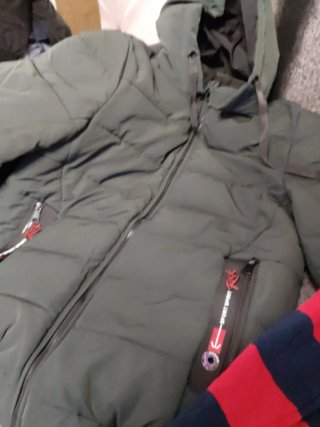 Chaqueta abrigadora y Camisa de Manga Larga