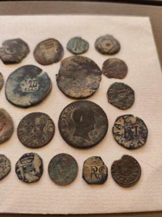 Lotto di 20 monete antiche + orecchio d'argento