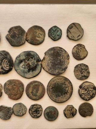 Lotto di 20 monete antiche + orecchio d'argento