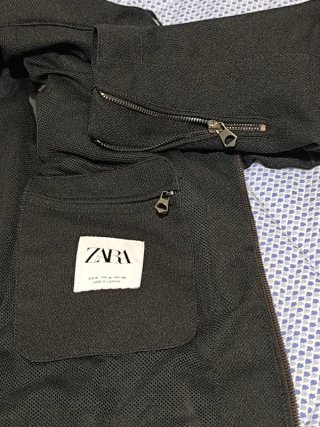 Elegante cazadora negra talla M