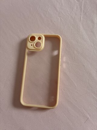 Funda para ¡phone 13 color crema sin usar.