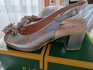 Zapatos de Tacón Plateados Pitillos