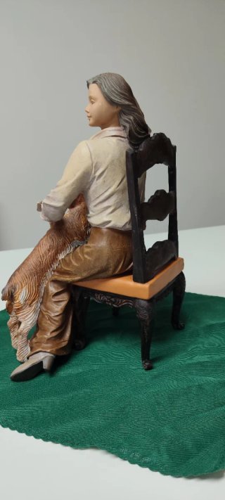 Escultura Elisa / Nadal